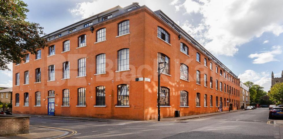 			2 Bedroom, 1 bath, 1 reception Apartment			 Dove Road, CANONBURY-ISLINGTON